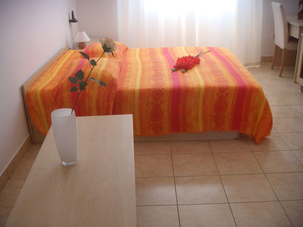 Tamarix Residence Vinjerac Buitenkant foto
